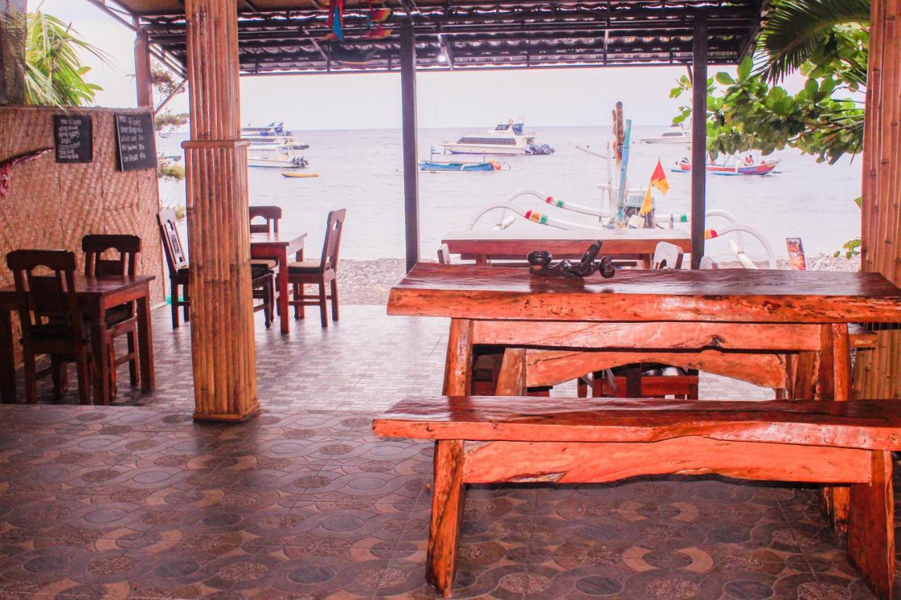 Coconut Beach Bungalows & Warung อาเม็ด ภายนอก รูปภาพ