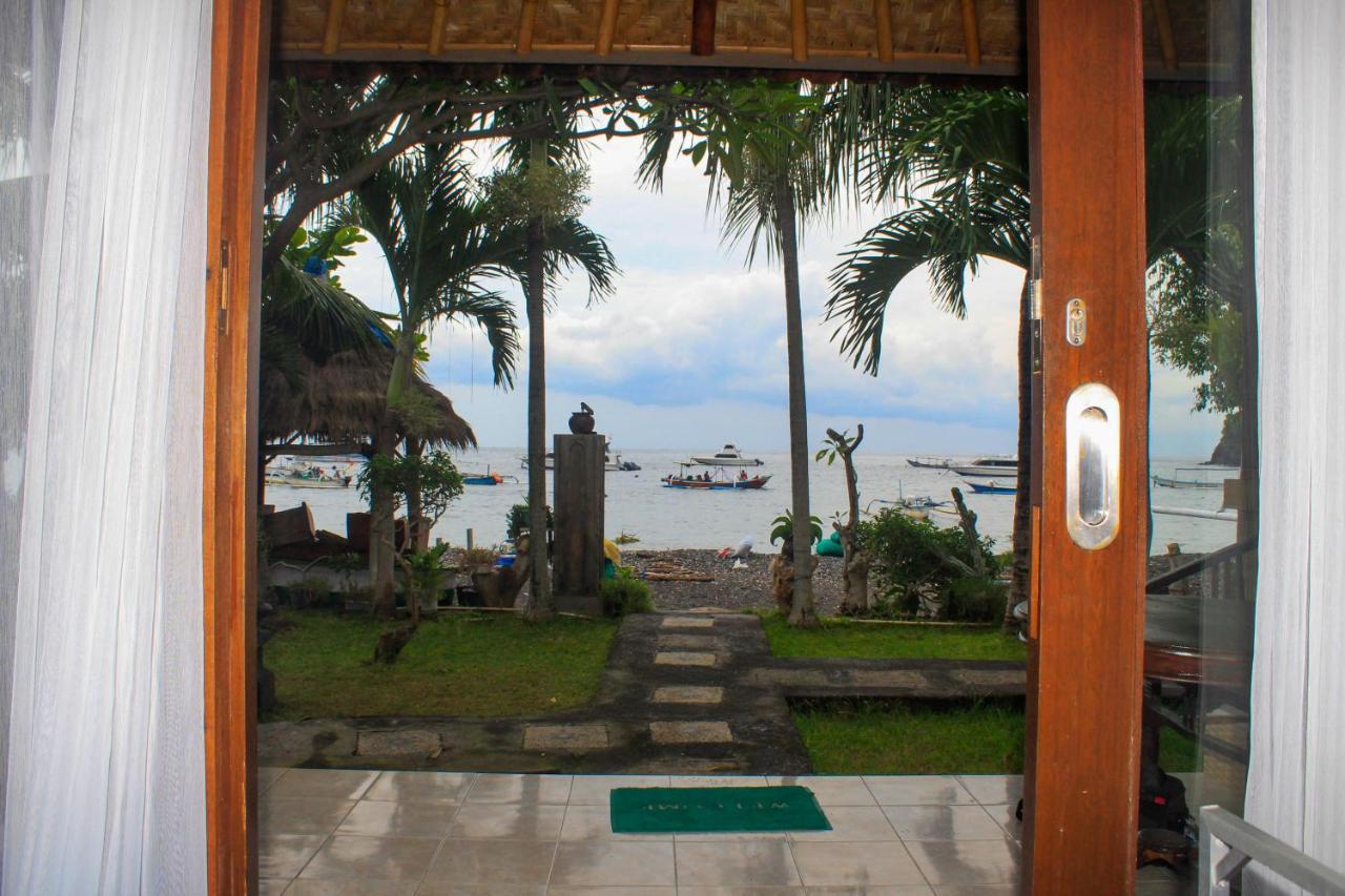 Coconut Beach Bungalows & Warung อาเม็ด ภายนอก รูปภาพ